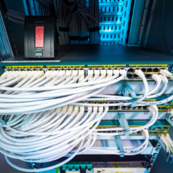 Installation de réseaux informatiques Tableau de connection de câble de réseau informatique